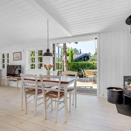 Сasa de vacaciones Synnoeve - 350m From The Sea By Interhome Bøtø By